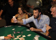 Ben Affleck surpris à compter les cartes au blackjack dans un casino de Vegas
